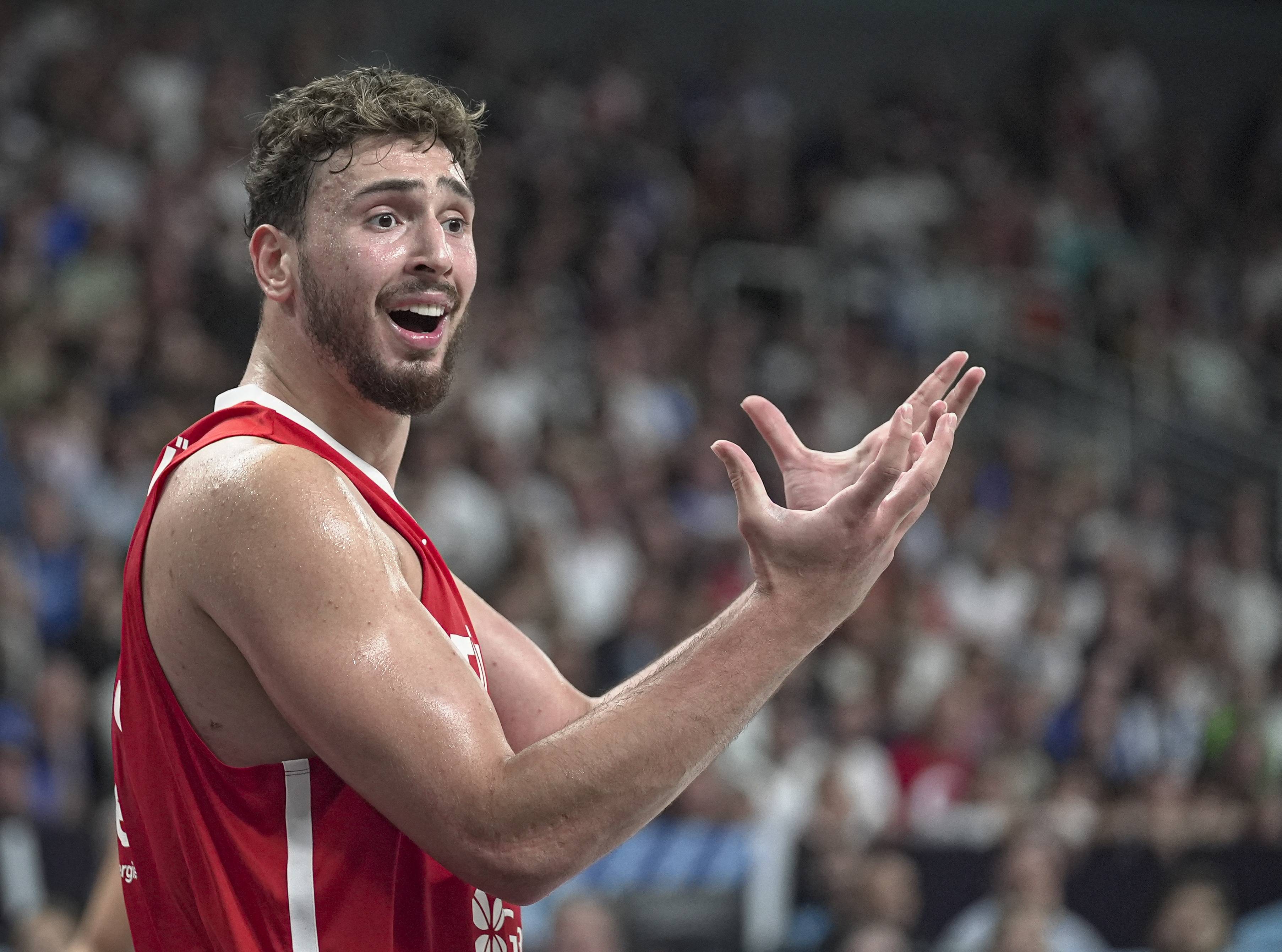 开云-关于今晚体能课后，休斯敦火箭主帅复盘备战CBA常规赛，震撼外界，赛程密集仍需轮换的信息-开云