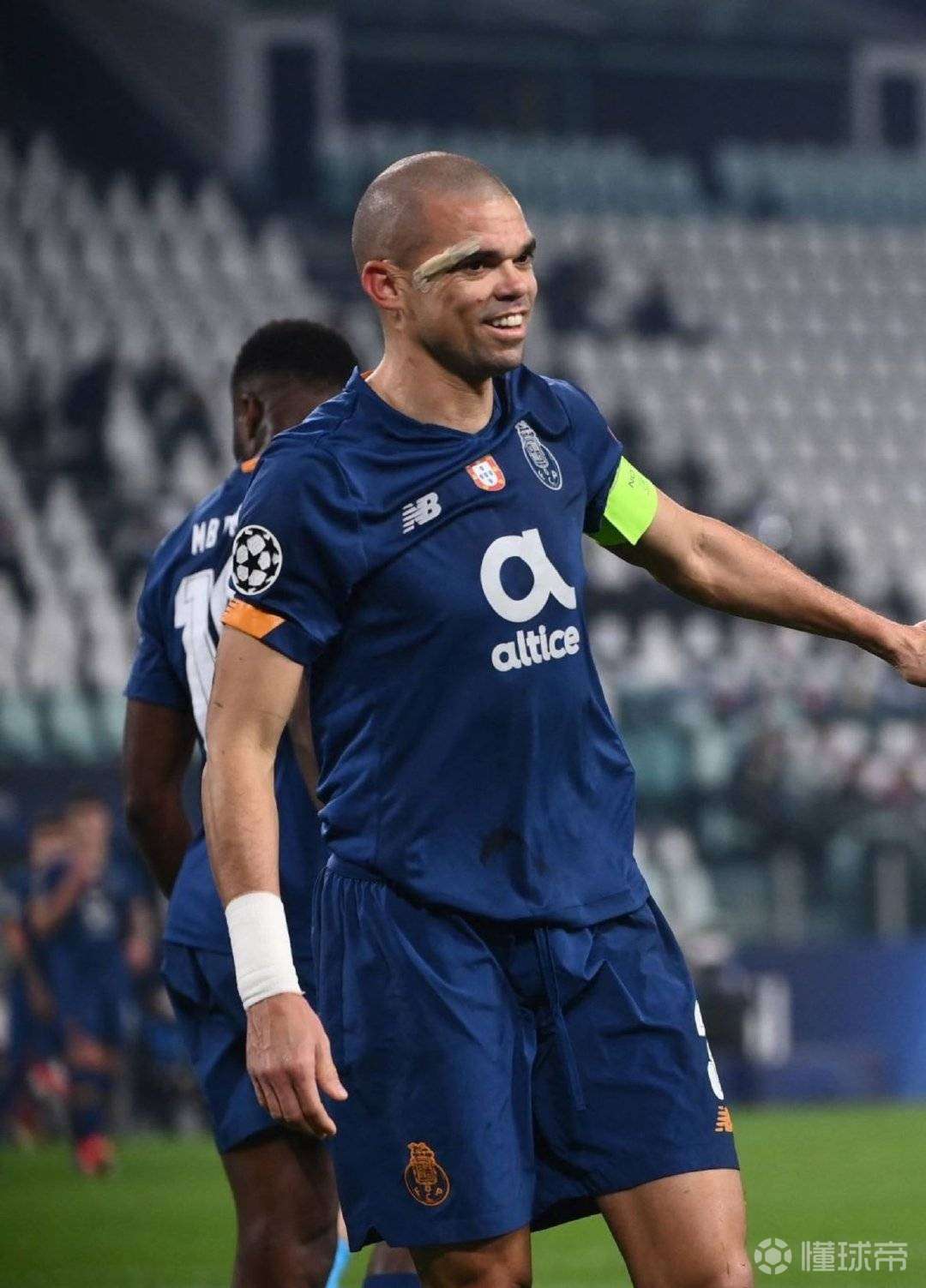 开云手机在线登陆-集结日突围战来临；波尔图围绕全明星赛队长鼓劲；气氛紧张；轮换策略成焦点-开云手机在线登陆